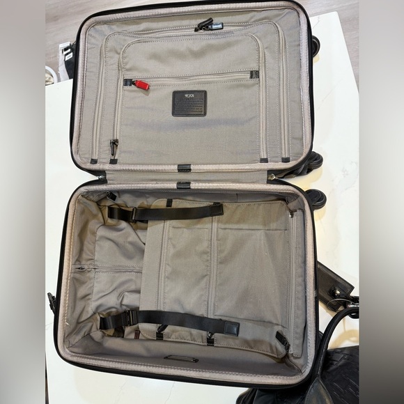 Tumi Ticon complete travel set - Picture 6 of 11